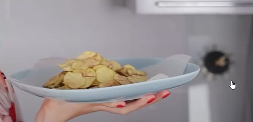 Домашние чипсы из картошки в микроволновке за 5 минут