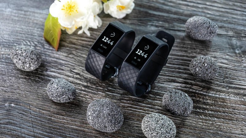 Fitbit Charge 4 und Fitbit Charge 3