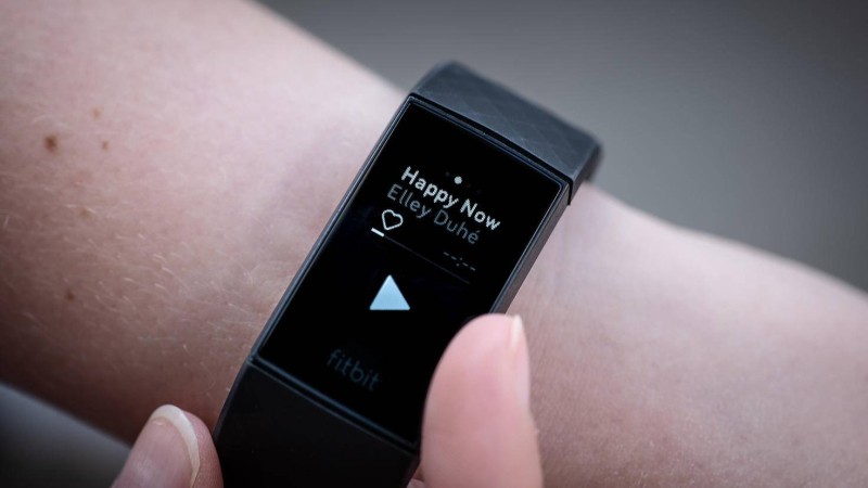 Fitbit Charge 4 Spotify