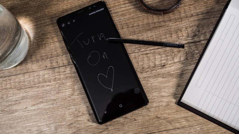 Auf dem Always-on-Display des Galaxy Note 9 lassen sich sogar Notizen schreiben.