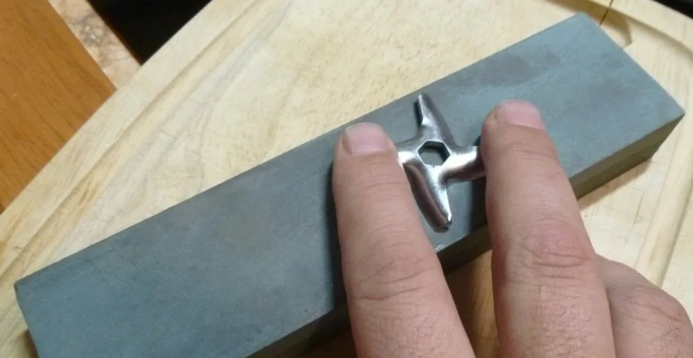 Как заточить ножи для мясорубки?