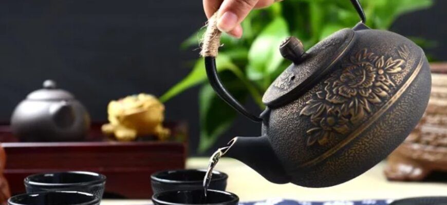 Как заваривать чай в чугунном чайнике?