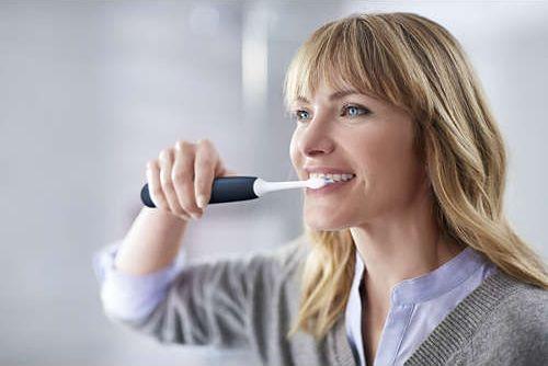 Электрическая или звуковая зубная щетка: какую выбрать?