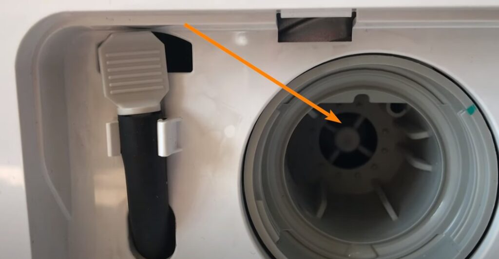 Почему стиральная машина не сливает воду: разбираем основные причины и их устранение